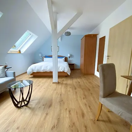 The Moosbach Garden Kır Evi