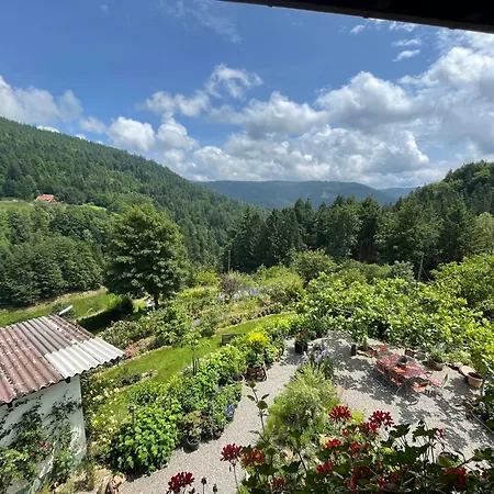 The Moosbach Garden Kır Evi *